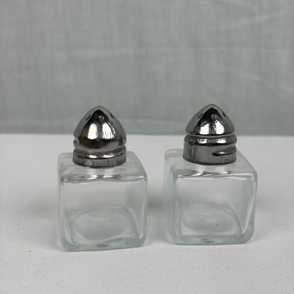 Square Glass Salt and Pepper Shakers Set Chrome Metal Lids Clear Kitchen Dining - Picture 2 of 4
